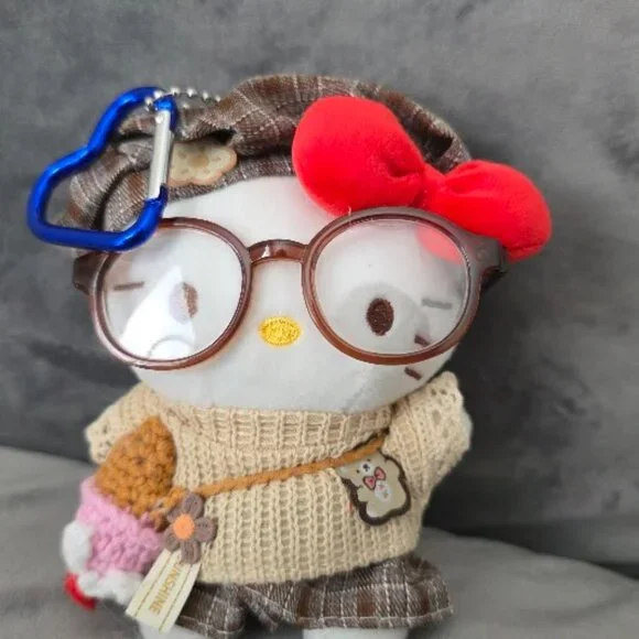 Hello Kitty Bag Charm – Plaid Hat, Knit Sweater, Glasses & Ice Cream Accessory - Picture 2 of 3